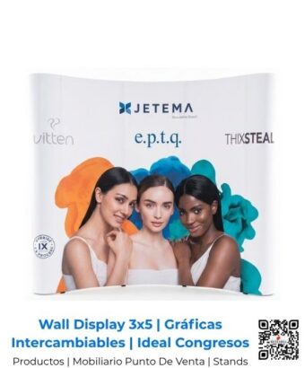 Pared gráfica de gran formato tipo estructura pop up para congresos con fotografía publicitaria de tres mujeres de la marca Jetema, en San José, Costa Rica.